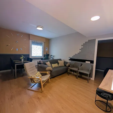 Gasteiz Etxea L アパート *